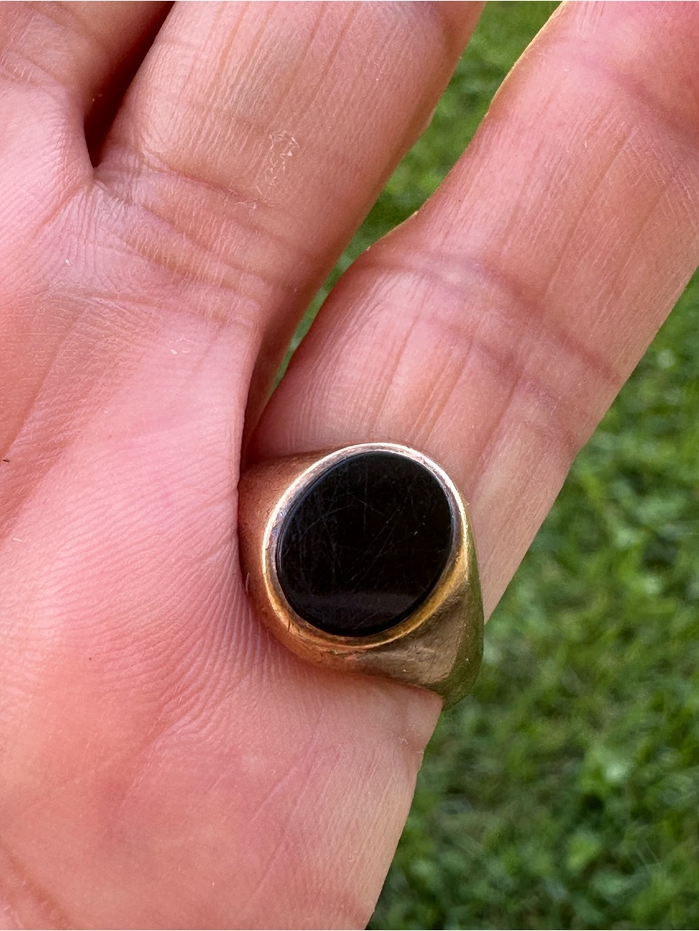 Vintage UK 9K Yellow Gold Black Onyx Signet Ring - Size 5 (2.1g - Picture 3 of 11